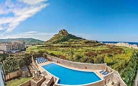 Dreams Of Holiday. Apartment With Pool